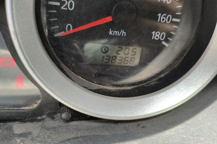 Used Foton MP-X E 2014 2.0L Wealth Express Classic Edition 4Gi-VVT Odometer Close Up