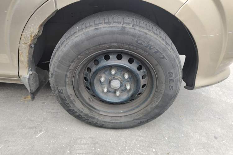 Used Foton MP-X E  Right Front Wheel Hub