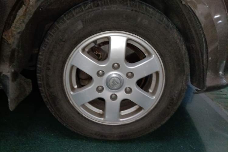 Used Foton MP-X E 2014 2.4L Wealth Express Comfort Edition 4G69 Right Front Wheel Hub