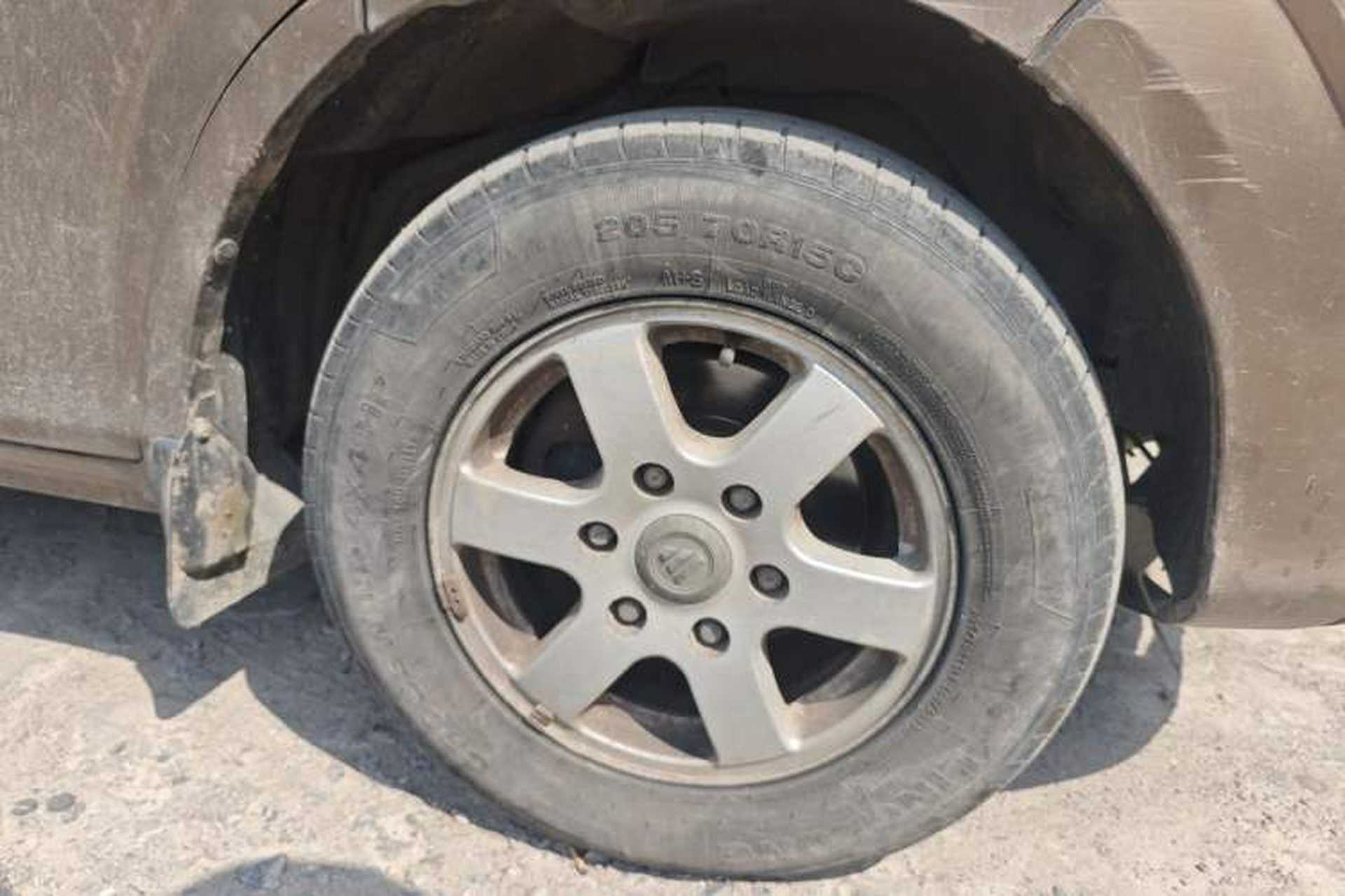 Used Foton MP-X E 2014 2.4L Business Class Luxury Edition 4G69 Right Front Wheel Hub