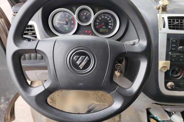 Used Foton MP-X E 2014 2.0L Wealth Express Classic Edition Basic Configuration with 4Gi-VVT Steering Wheel