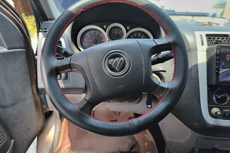 Used Foton MP-X E 2014 2.0L Wealth Express Classic Edition 4Gi-VVT Steering Wheel