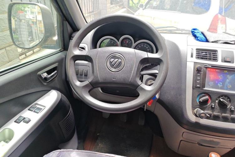 Used Foton MP-X E 2014 2.0L Wealth Express Classic Edition Basic Configuration with 4Gi-VVT Steering Wheel