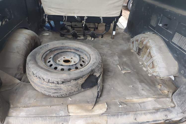 Used Foton MP-X E 2014 2.0L Wealth Express Classic Edition Basic Configuration with 4Gi-VVT Trunk