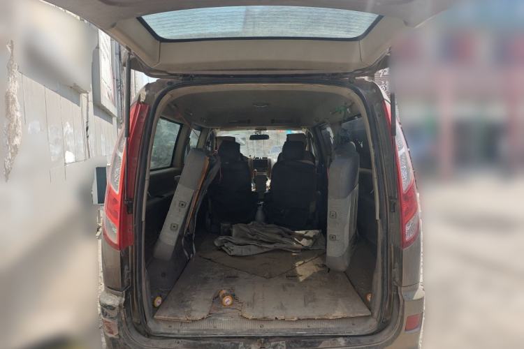 Used Foton MP-X E 2014 2.4L Business Class Luxury Edition 4G69 Trunk