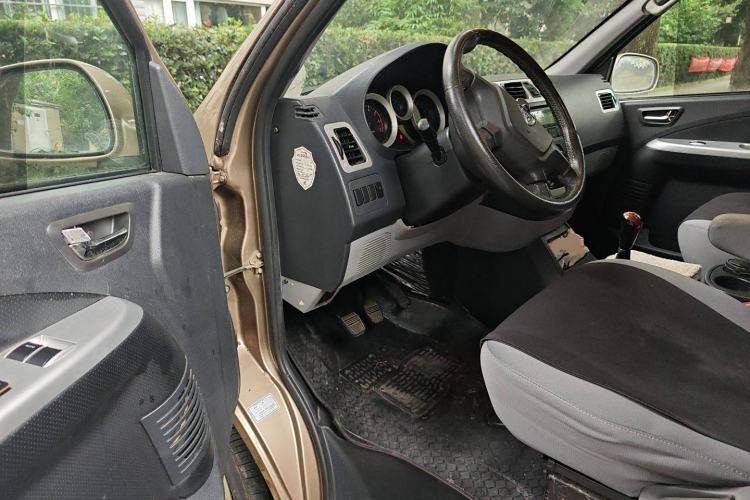 Used Foton MP-X E 2014 2.0L Wealth Express Classic Edition 4G63 Driver Seat