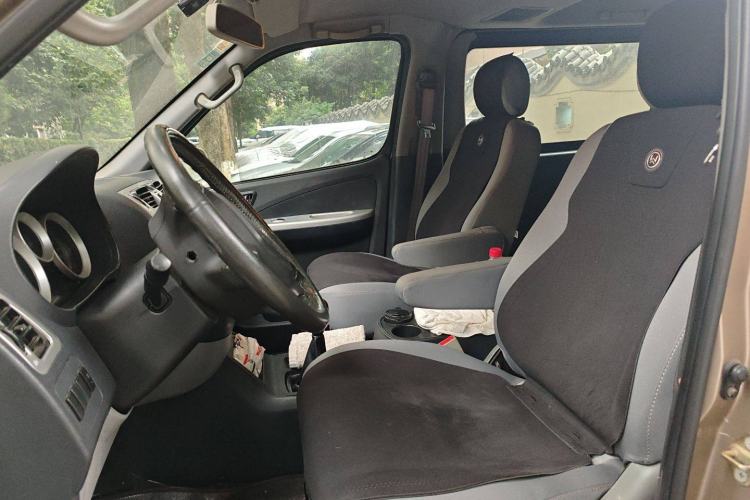 Used Foton MP-X E 2014 2.0L Wealth Express Classic Edition 4G63 Left Front Seat