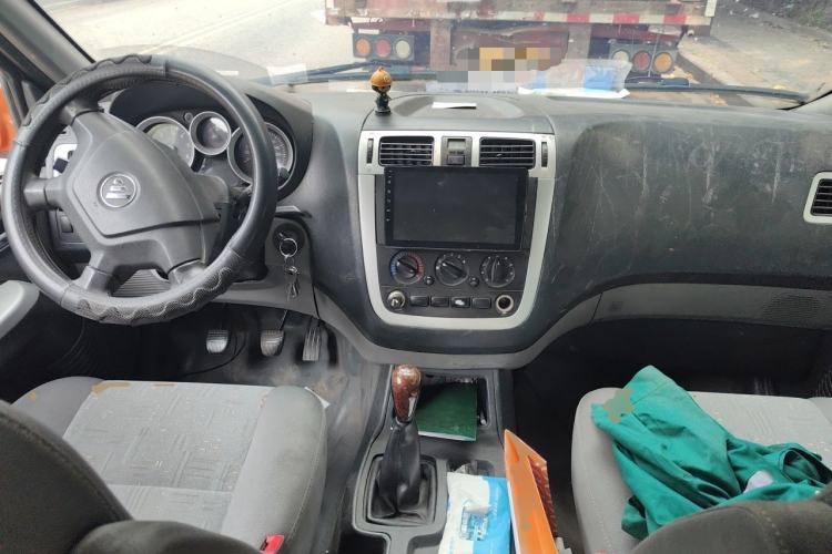 Used Foton MP-X E 2014 2.5T Wealth Express Classic Edition 4JB1T Center Console