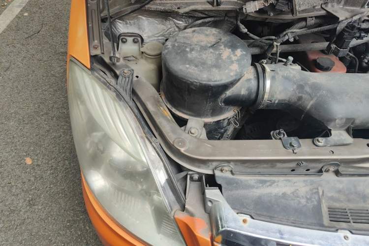 Used Foton MP-X E 2014 2.5T Wealth Express Classic Edition 4JB1T Engine Bay Right