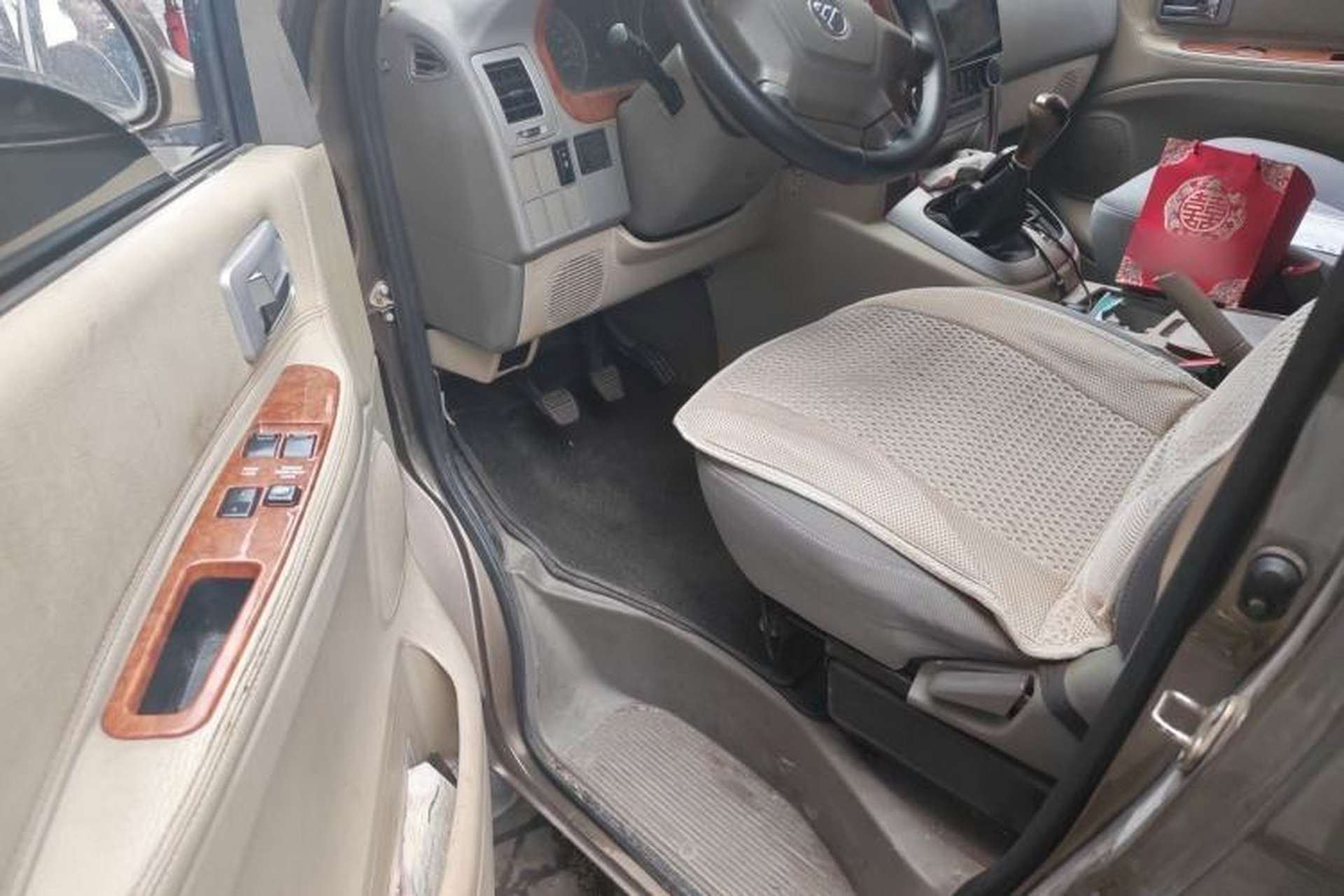 Used Foton MP-X E 2014 2.5T Wealth Express Classic Trim Basic Version with 4JB1T Engine Driver Seat
