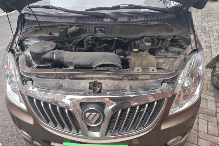 Used Foton MP-X E 2014 2.5T Wealth Express Classic Trim Basic Version with 4JB1T Engine Engine Bay