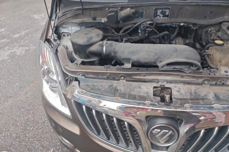Used Foton MP-X E 2014 2.5T Wealth Express Classic Trim Basic Version with 4JB1T Engine Engine Bay Right
