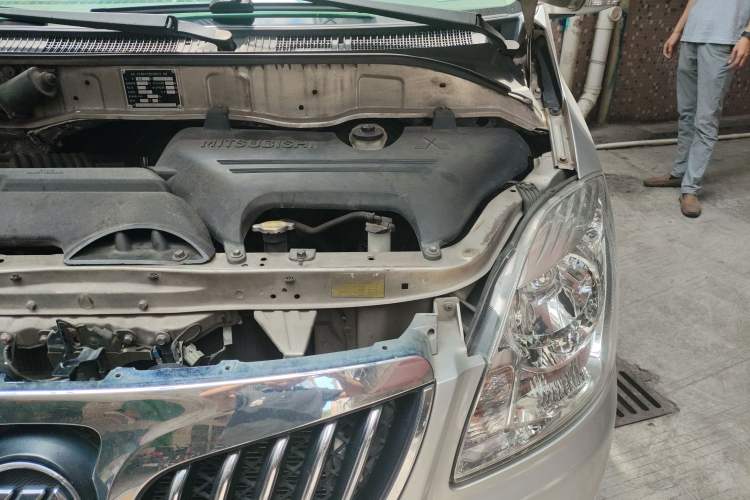 Used Foton MP-X E 2014 2.0L Wealth Express Comfort Edition Basic Configuration Short Wheelbase with 4G63 Engine Engine Bay Left