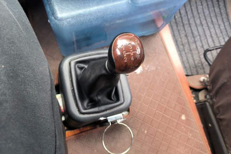 Used Foton MP-X E 2014 2.0L Wealth Express Classic Edition 4G63 Gear Lever