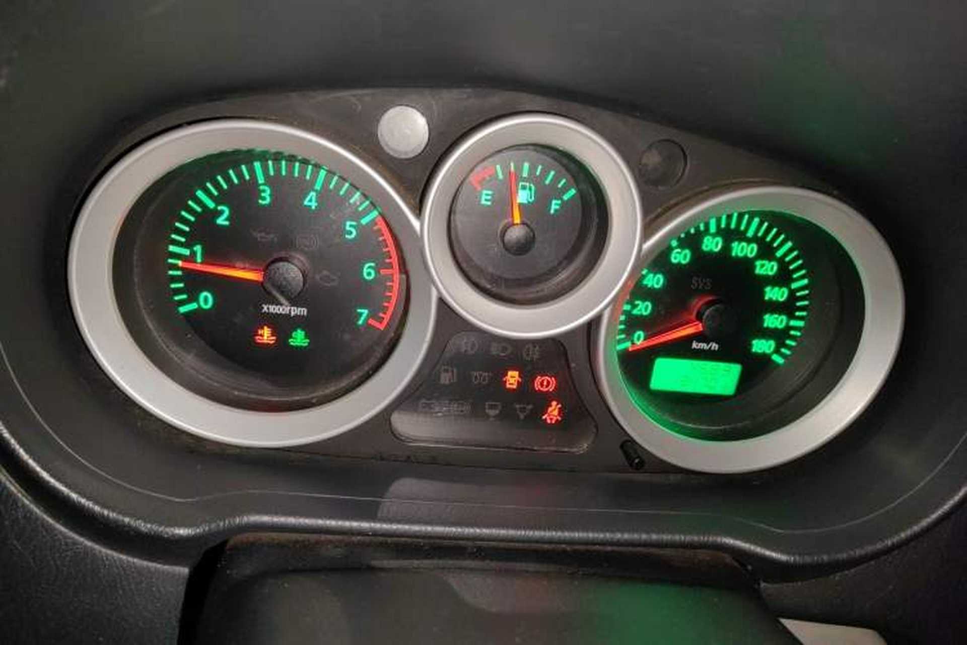 Used Foton MP-X E 2014 2.0L Wealth Express Classic Edition Basic Configuration with 4Gi-VVT Instrument Cluster