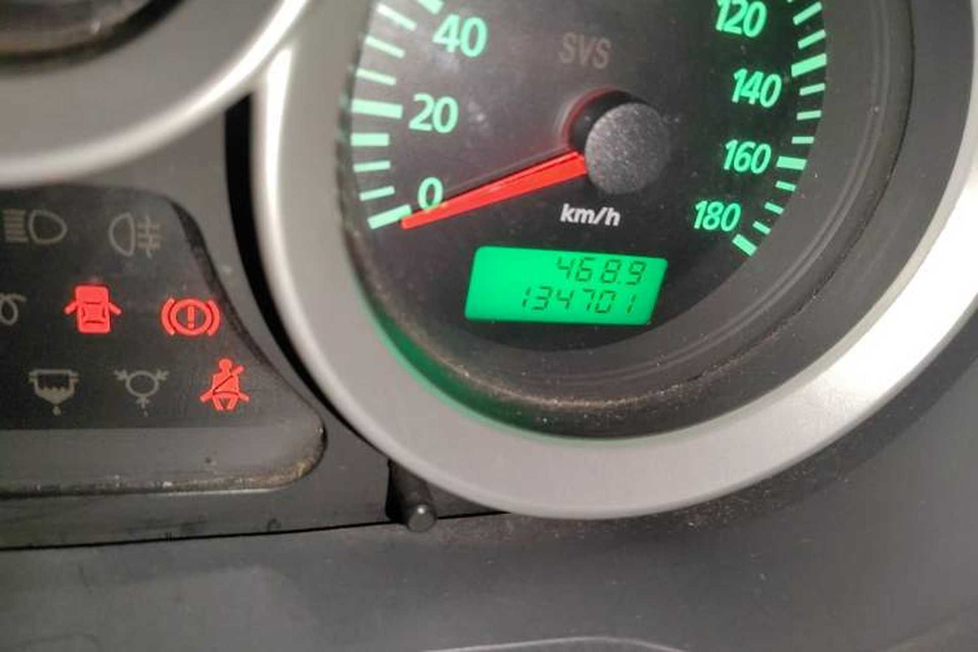 Used Foton MP-X E 2014 2.0L Wealth Express Classic Edition Basic Configuration with 4Gi-VVT Odometer Close Up