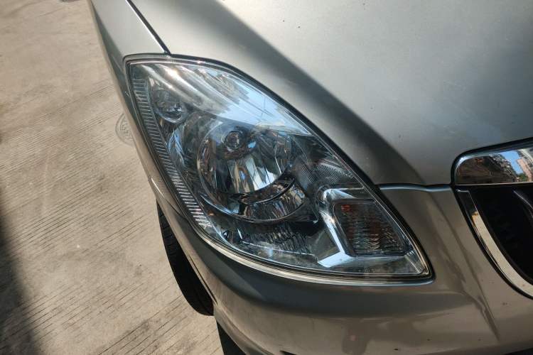 Used Foton MP-X E 2014 2.0L Wealth Express Comfort Edition Basic Configuration Short Wheelbase with 4G63 Engine Right Front Headlight