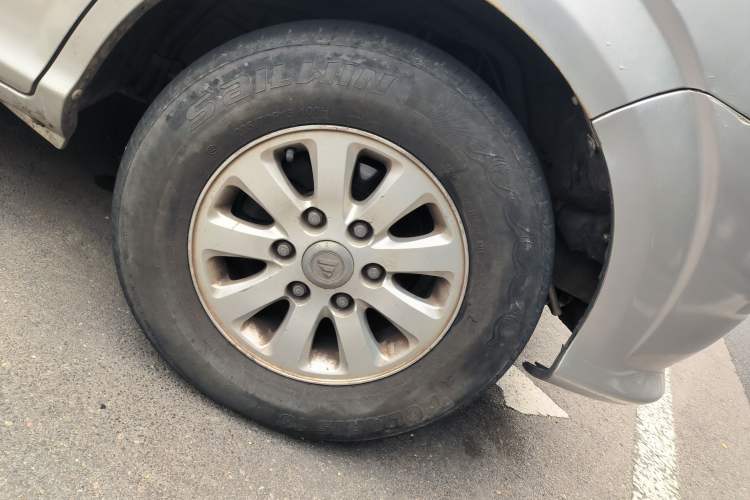 Used Foton MP-X E 2014 2.0L Wealth Express Classic Edition 4G63 Right Front Wheel Hub
