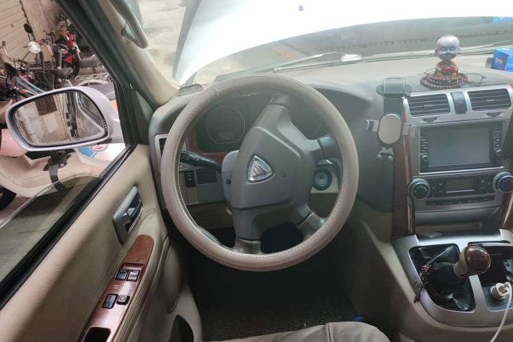 Used Foton MP-X E 2014 2.0L Wealth Express Comfort Edition Basic Configuration Short Wheelbase with 4G63 Engine Steering Wheel