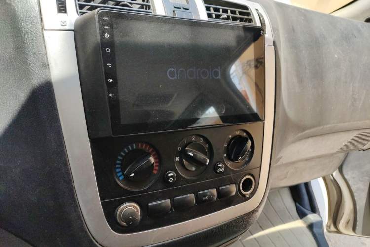 Used Foton MP-X E 2014 2.0L Wealth Express Classic Edition Basic Configuration with 4Gi-VVT Audio And AC Panel