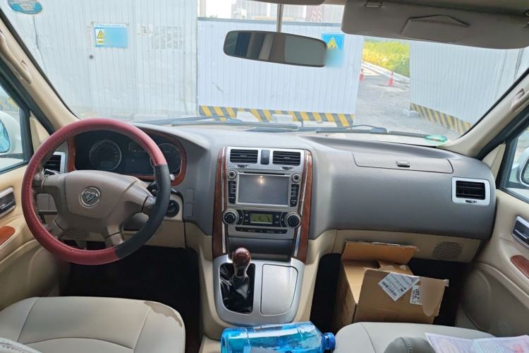 Used Foton MP-X E 2014 2.4L Wealth Express Comfort Version Basic Edition with 4G64 Center Console