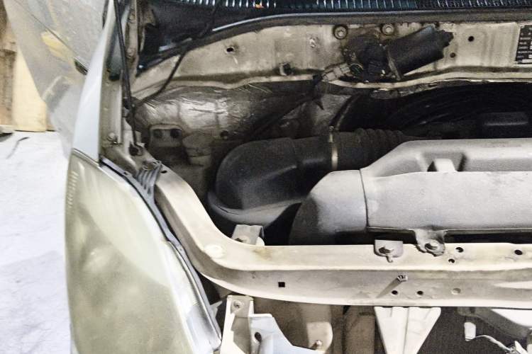 Used Foton MP-X E 2014 2.0L Wealth Express Classic Edition 4Gi-VVT Engine Bay Right