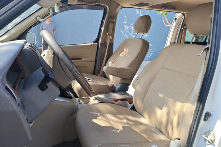 Used Foton MP-X E 2014 2.4L Wealth Express Comfort Version Basic Edition with 4G64 Left Front Seat