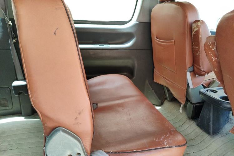 Used Foton MP-X E 2014 2.0L Wealth Express Classic Edition Basic Configuration with 4Gi-VVT Left Rear Seat