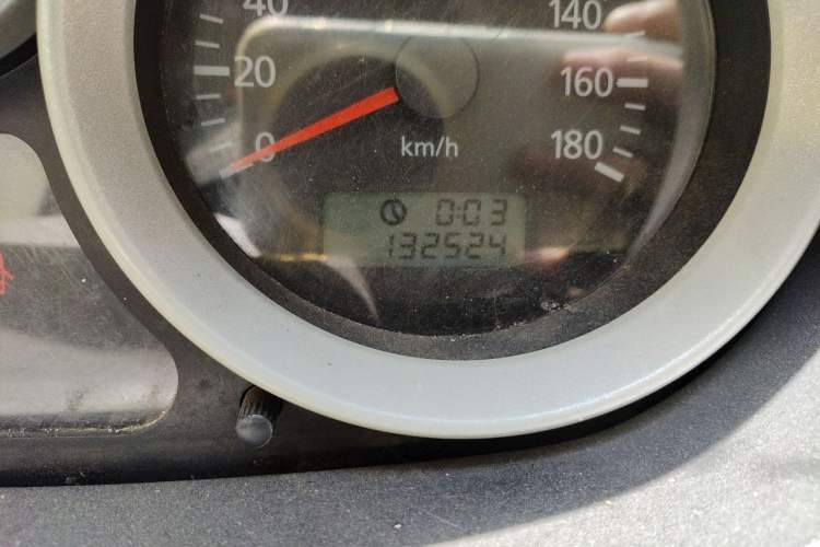 Used Foton MP-X E 2014 2.0L Wealth Express Classic Edition Basic Configuration with 4Gi-VVT Odometer Close Up