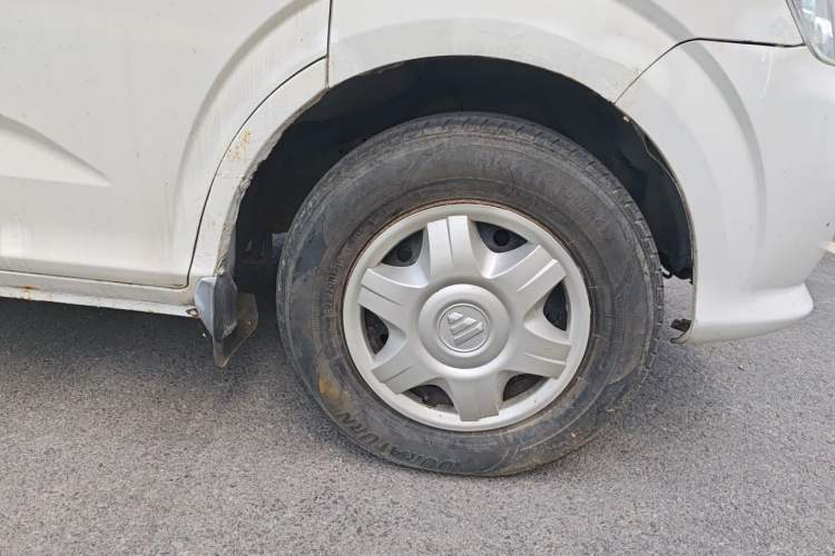Used Foton MP-X E 2014 2.4L Wealth Express Comfort Version Basic Edition with 4G64 Right Front Wheel Hub