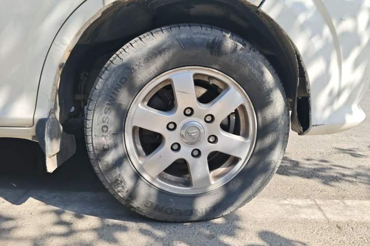 Used Foton MP-X E 2014 2.4L Wealth Express Comfort Version Basic Edition with 4G64 Right Front Wheel Hub