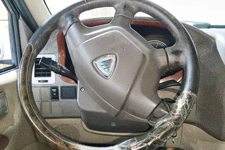Used Foton MP-X E 2014 2.0L Wealth Express Classic Edition 4Gi-VVT Steering Wheel