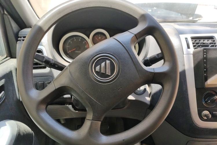 Used Foton MP-X E 2014 2.0L Wealth Express Classic Edition Basic Configuration with 4Gi-VVT Steering Wheel