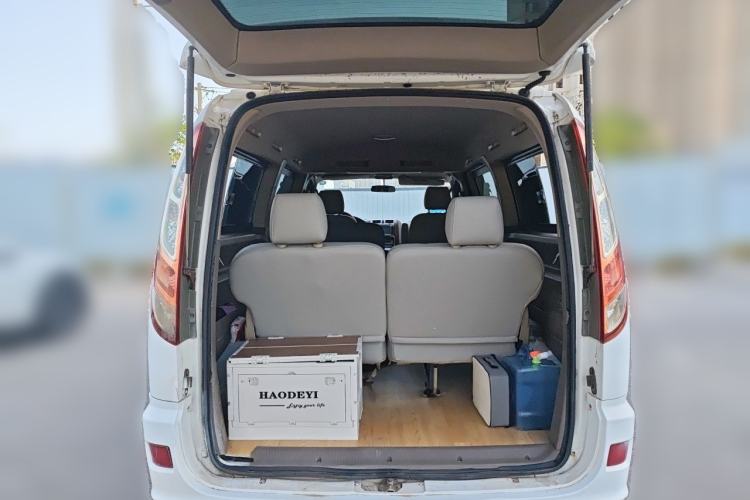 Used Foton MP-X E 2014 2.4L Wealth Express Comfort Version Basic Edition with 4G64 Trunk