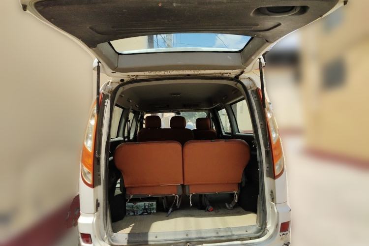Used Foton MP-X E 2014 2.0L Wealth Express Classic Edition Basic Configuration with 4Gi-VVT Trunk