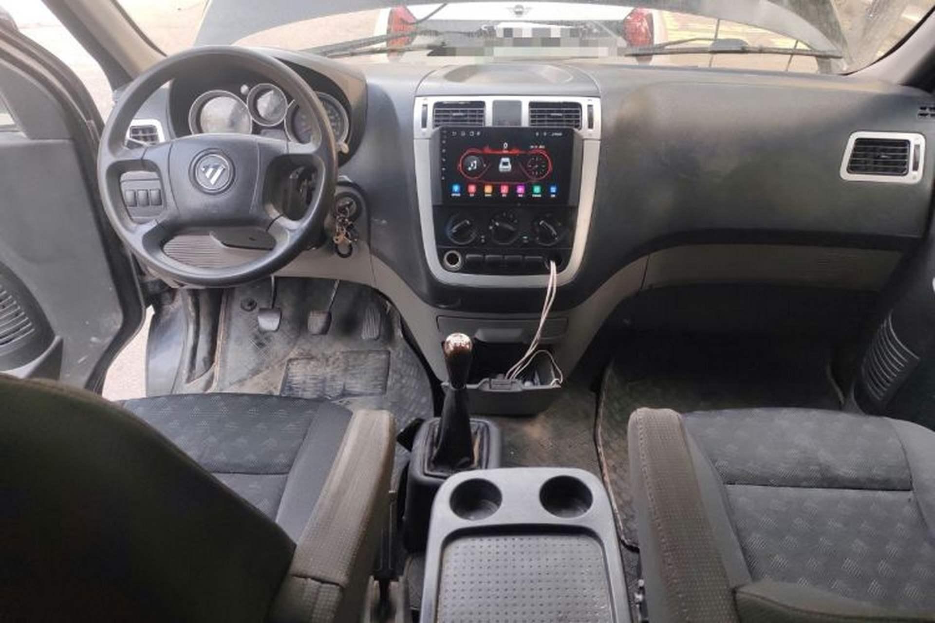 Used Foton MP-X E 2016 2.0L Express Edition 4G63 Center Console