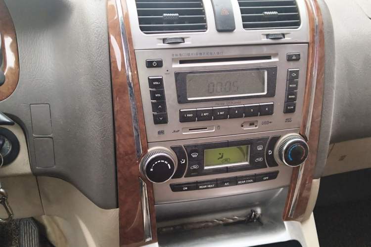 Used Foton MP-X E 2016 2.0L Commercial Version 4G63 Audio And AC Panel