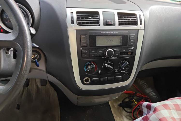 Used Foton MP-X E 2016 2.0L Commercial Version 4G63 Audio And AC Panel