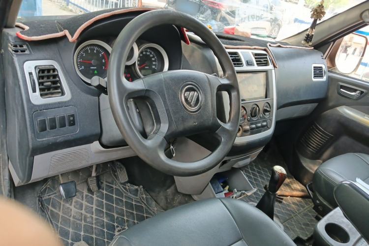 Used Foton MP-X E 2016 2.0L Commercial Version 4G63 Center Console