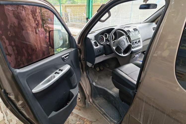 Used Foton MP-X E 2016 2.0L Express Edition 4G63 Driver Seat