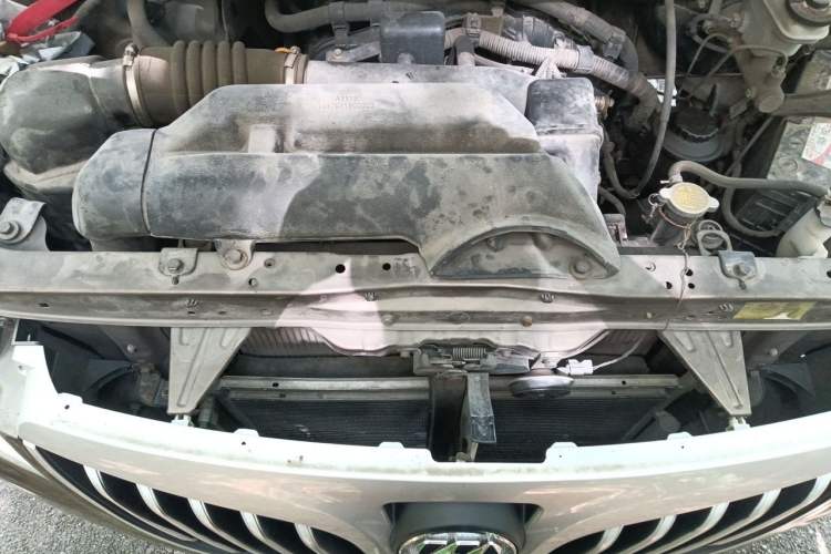 Used Foton MP-X E 2016 2.0L Express Version 4Gi-VVT Engine Bay