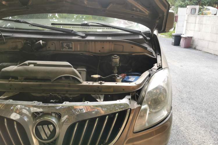 Used Foton MP-X E 2016 2.0L Express Version 4Gi-VVT Engine Bay Left