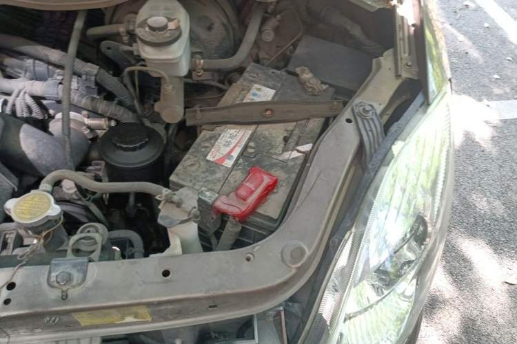 Used Foton MP-X E 2016 2.0L Express Version 4Gi-VVT Engine Bay Left