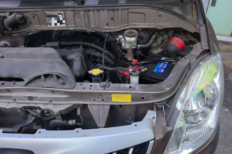 Used Foton MP-X E 2016 2.0L Commercial Version 4Gi-VVT Engine Bay Left