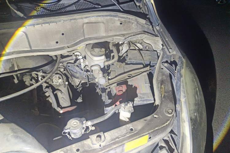 Used Foton MP-X E 2016 2.0L Commercial Version 4G63 Engine Bay Left