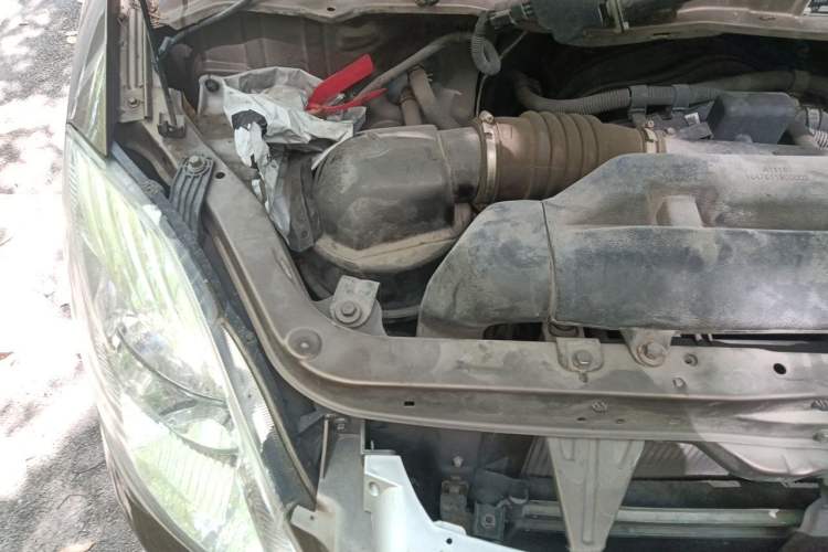Used Foton MP-X E 2016 2.0L Express Version 4Gi-VVT Engine Bay Right