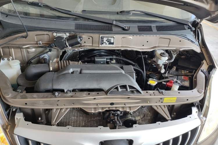 Used Foton MP-X E 2016 2.0L Commercial Version 4Gi-VVT Engine Bay