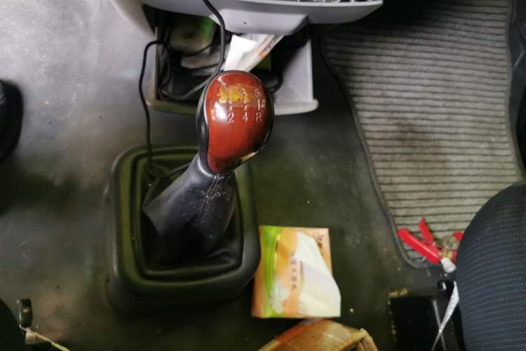 Used Foton MP-X E 2016 2.0L Express Version 4Gi-VVT Gear Lever