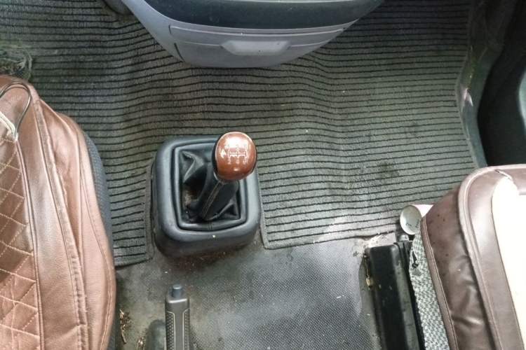 Used Foton MP-X E 2016 2.0L Express Version 4Gi-VVT Gear Lever
