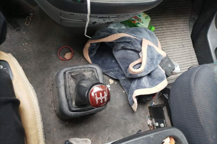 Used Foton MP-X E 2016 2.0L Express Edition 4G63 Gear Lever